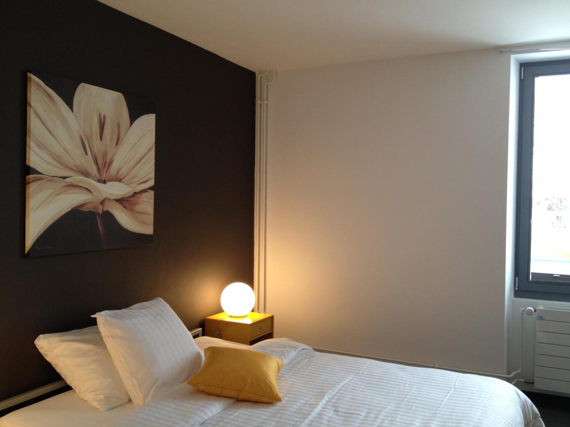 Au Boeuf Rouge Hotel Crassier Buitenkant foto