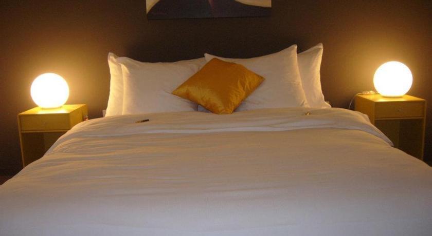 Au Boeuf Rouge Hotel Crassier Kamer foto