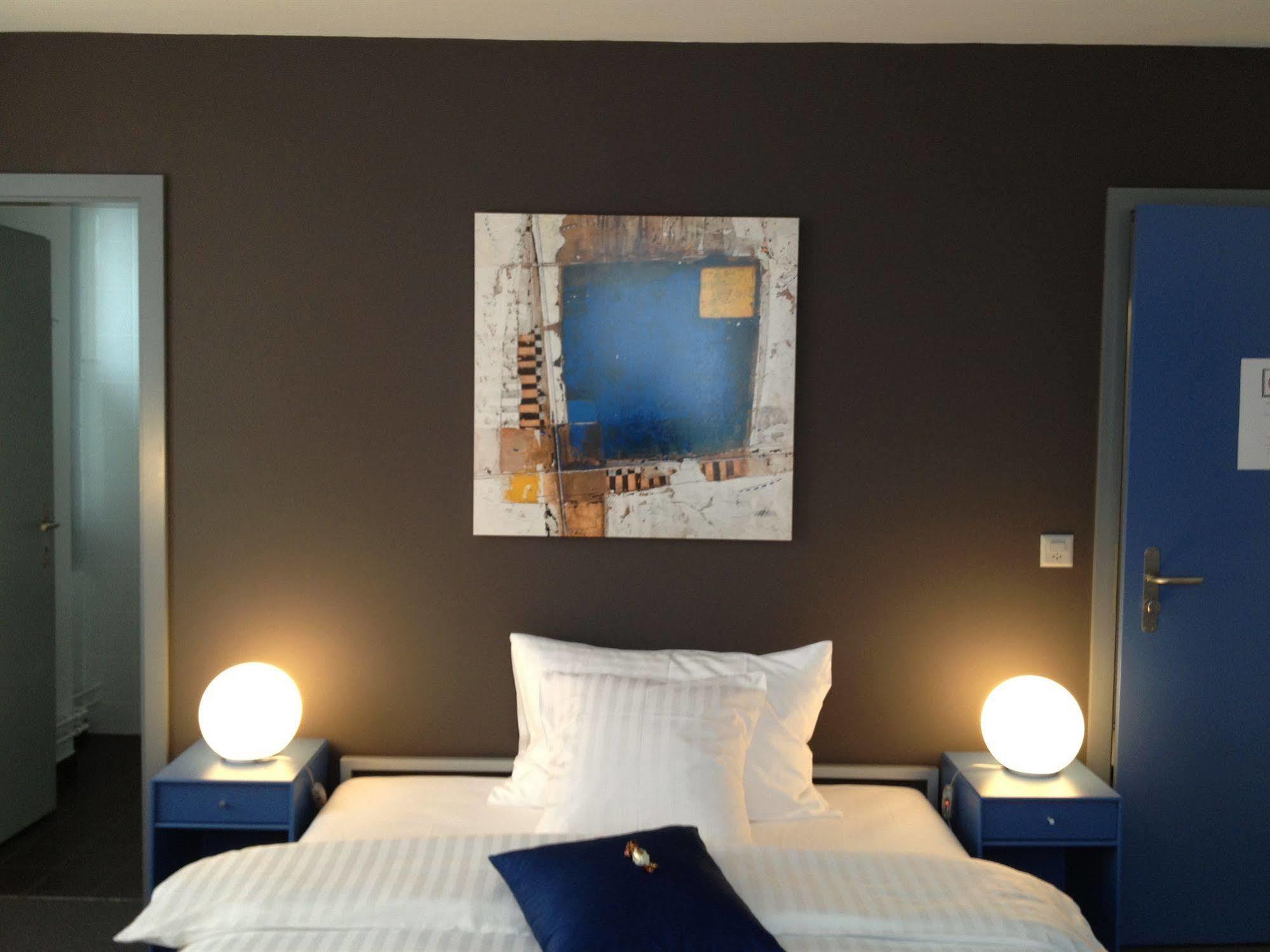 Au Boeuf Rouge Hotel Crassier Buitenkant foto